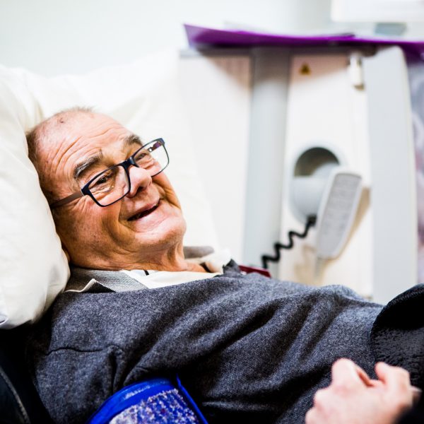 Elderly man in hospital be